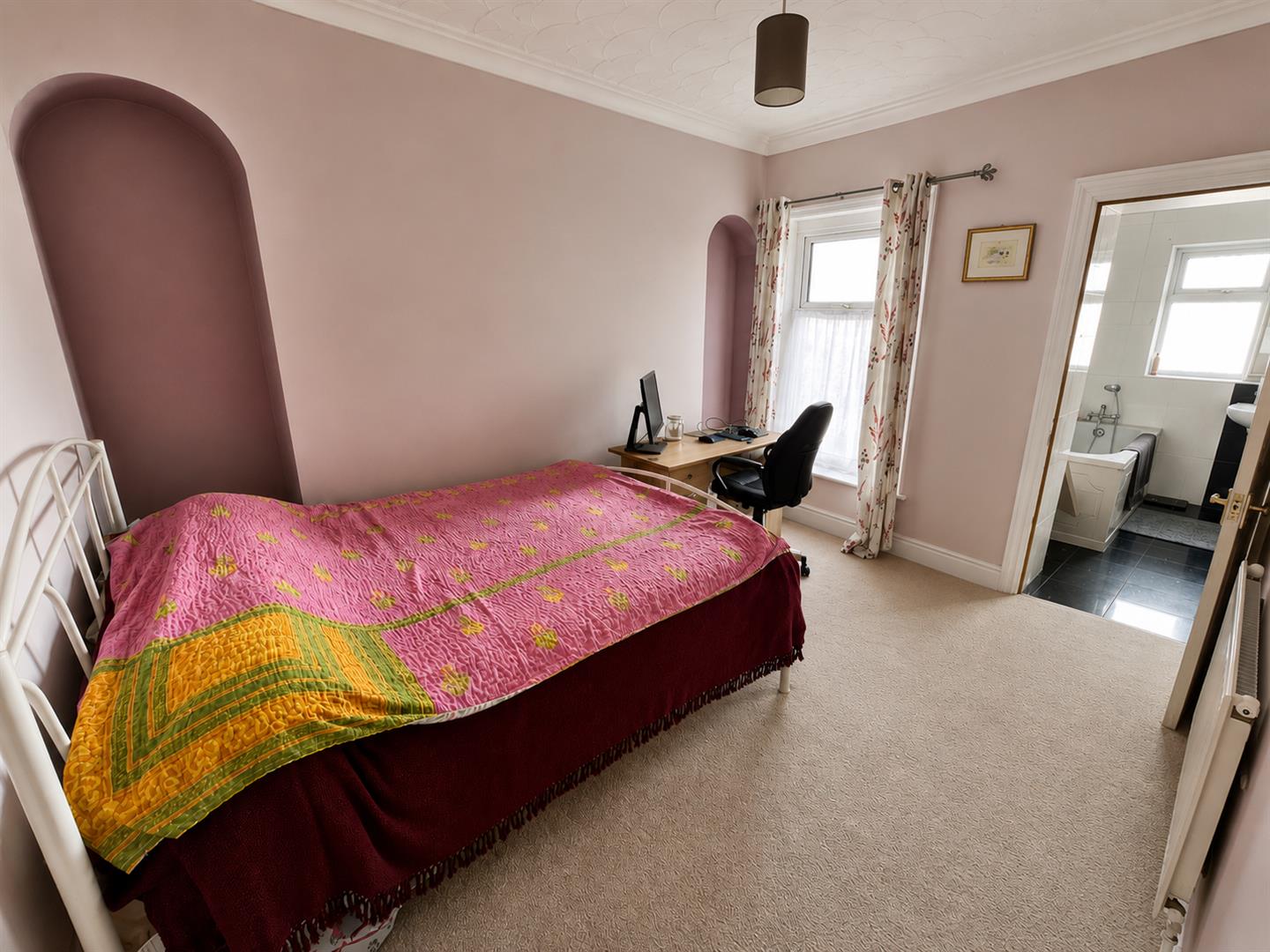 North Road, Loughor, Swansea, SA4 6QE